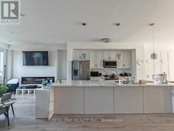 19 WOODSTREAM DRIVE Toronto (West Humber-Clairville) Ontario photo 3