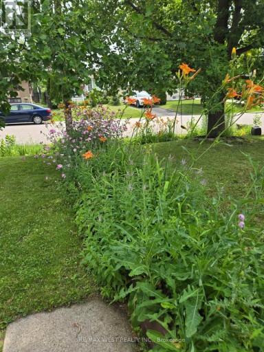 26 NIPISSING DRIVE, Toronto (Islington-City Centre West), Ontario, M9B4V5