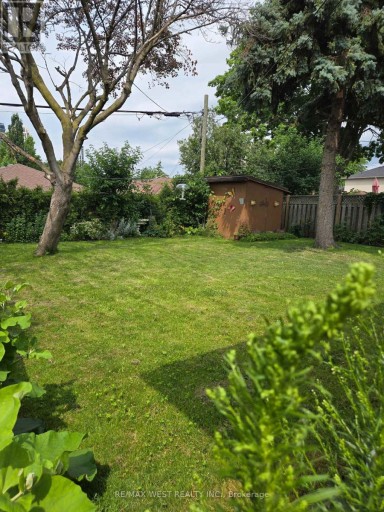 26 NIPISSING DRIVE, Toronto (Islington-City Centre West), Ontario, M9B4V5