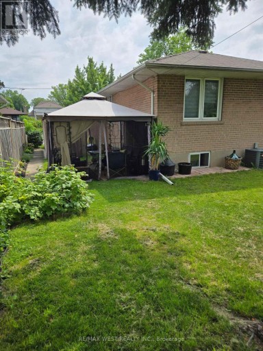 26 NIPISSING DRIVE, Toronto (Islington-City Centre West), Ontario, M9B4V5