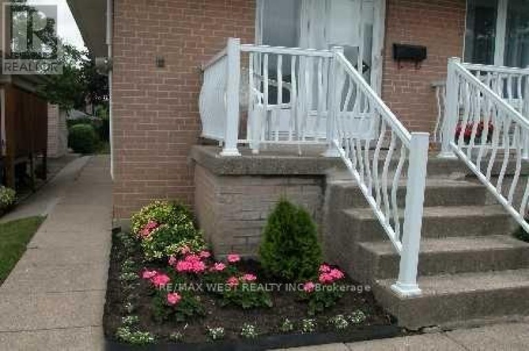 26 NIPISSING DRIVE, Toronto (Islington-City Centre West), Ontario, M9B4V5