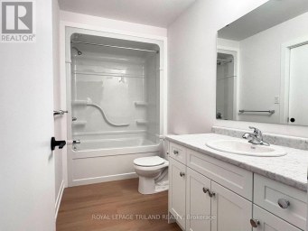 30 HOPPER LANE St. Thomas Ontario photo 3