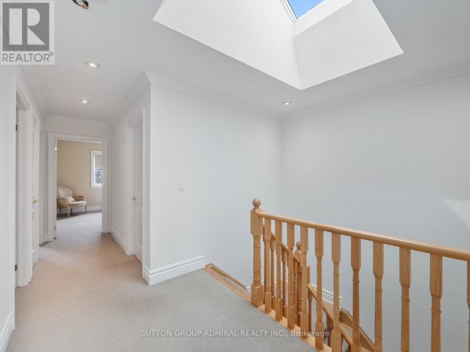 255 COCKSFIELD AVENUE, Toronto (Bathurst Manor), Ontario, M3H3T6