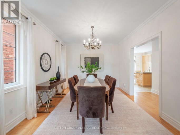 255 COCKSFIELD AVENUE, Toronto (Bathurst Manor), Ontario, M3H3T6