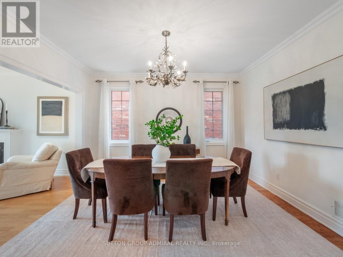 255 COCKSFIELD AVENUE, Toronto (Bathurst Manor), Ontario, M3H3T6