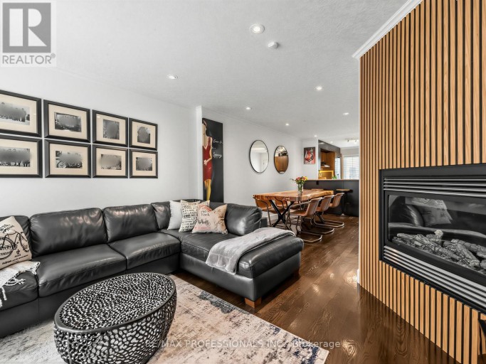 32 - 220 MANITOBA STREET, Toronto (Mimico), Ontario, M8Y4G7