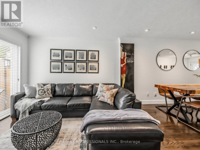 32 - 220 MANITOBA STREET, Toronto (Mimico), Ontario, M8Y4G7
