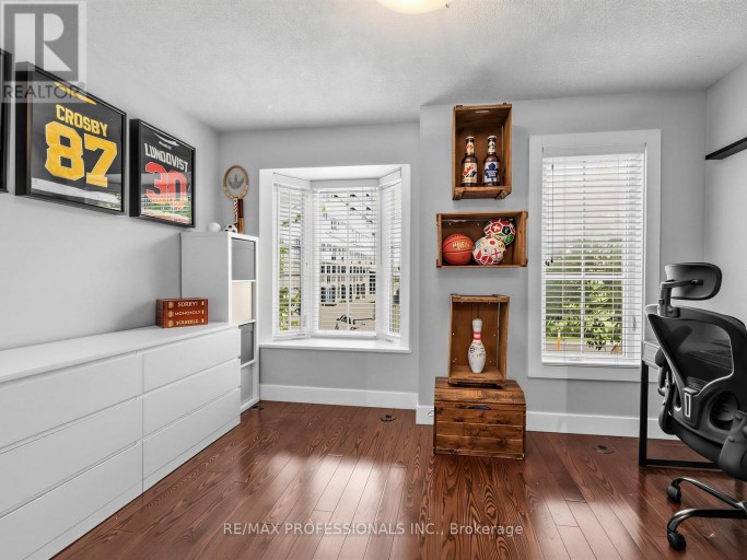 32 - 220 MANITOBA STREET, Toronto (Mimico), Ontario, M8Y4G7