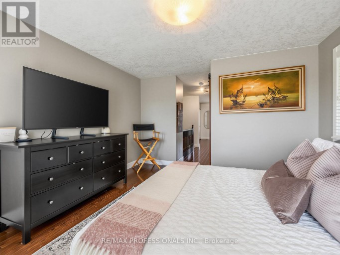 32 - 220 MANITOBA STREET, Toronto (Mimico), Ontario, M8Y4G7