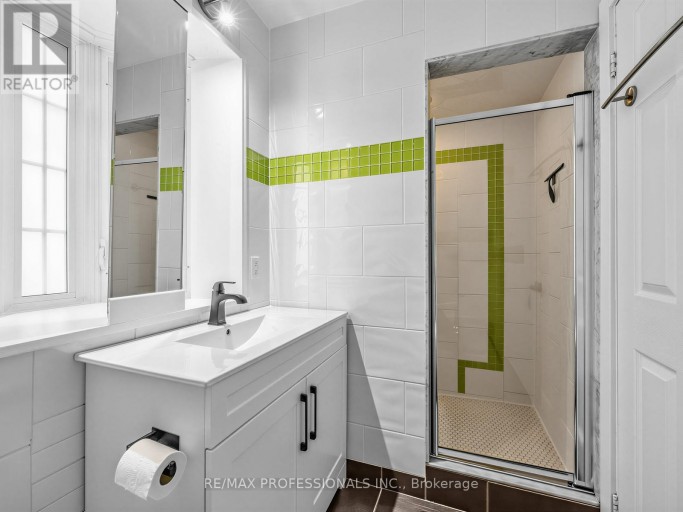 32 - 220 MANITOBA STREET, Toronto (Mimico), Ontario, M8Y4G7