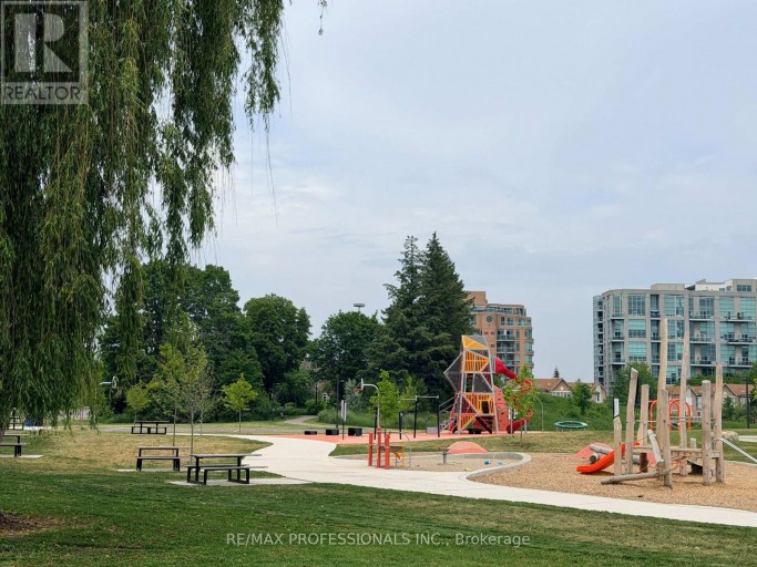 32 - 220 MANITOBA STREET, Toronto (Mimico), Ontario, M8Y4G7