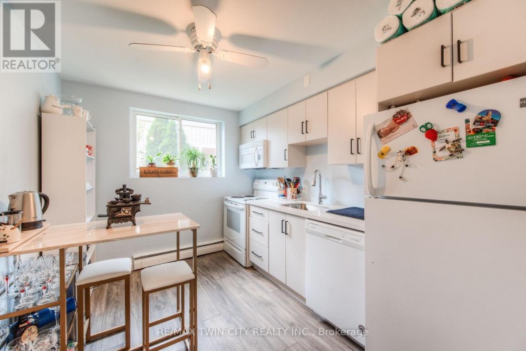 1 - 132 ALLEN STREET E, Waterloo, Ontario, N2J1J4