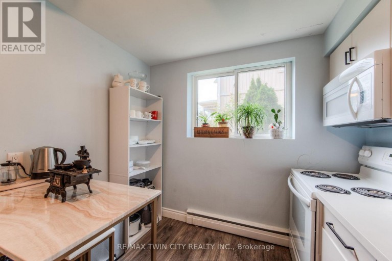 1 - 132 ALLEN STREET E, Waterloo, Ontario, N2J1J4