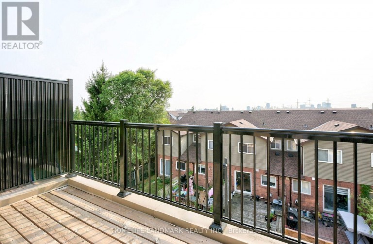 30 CASE OOTES DRIVE, Toronto (Victoria Village), Ontario, M4A1C5