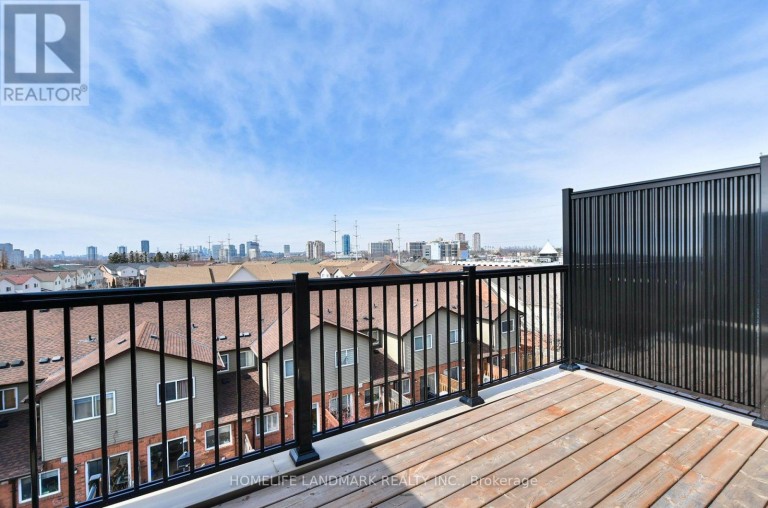 30 CASE OOTES DRIVE, Toronto (Victoria Village), Ontario, M4A1C5