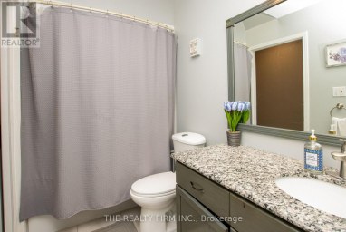 41805 NORTH STREET Southwold Ontario photo 14