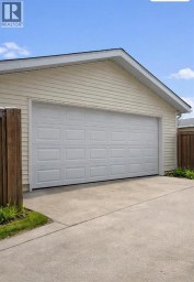 39 Meadowlark Boulevard N Lethbridge Alberta photo 28