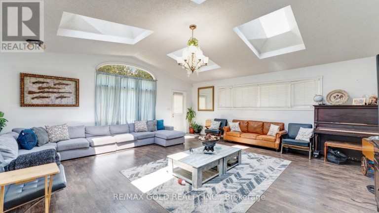 4680 PENETANGUISHENE ROAD, Springwater (Hillsdale), Ontario, L0L1V0