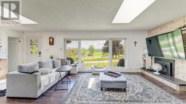 4680 PENETANGUISHENE ROAD, Springwater (Hillsdale), Ontario, L0L1V0