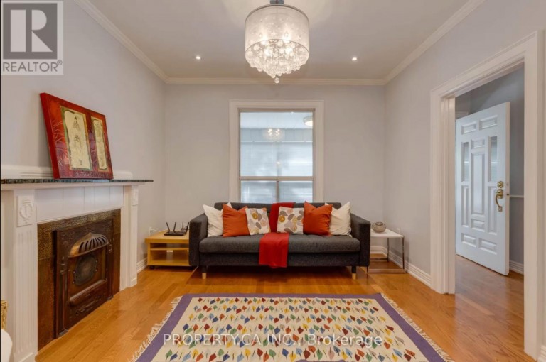 34 ASHBURY AVENUE, Toronto (Oakwood Village), Ontario, M6V1V7