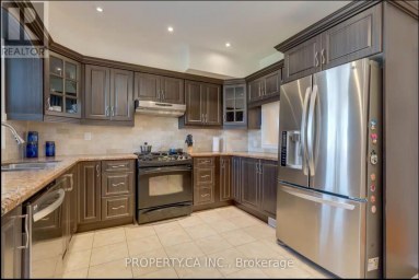 34 ASHBURY AVENUE Toronto (Oakwood Village) Ontario photo 6