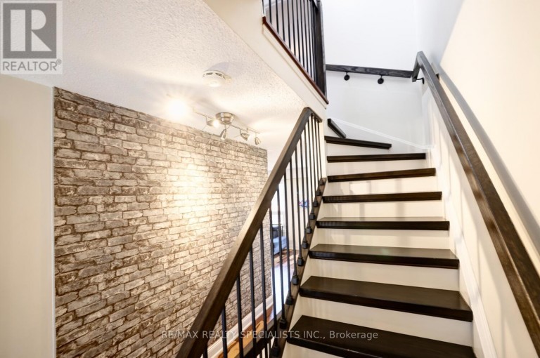 25 - 2445 HOMELANDS DRIVE, Mississauga (Sheridan), Ontario, L5K2C6