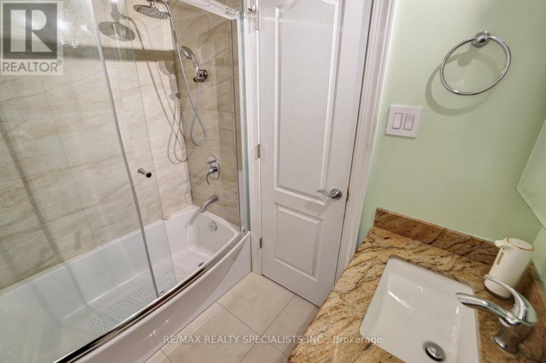 25 - 2445 HOMELANDS DRIVE, Mississauga (Sheridan), Ontario, L5K2C6