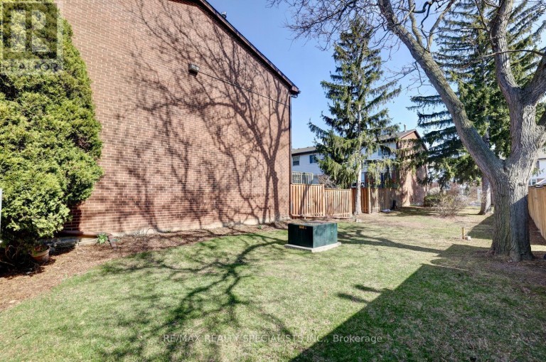 25 - 2445 HOMELANDS DRIVE, Mississauga (Sheridan), Ontario, L5K2C6