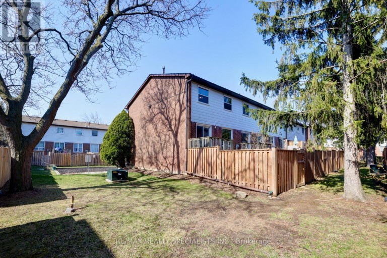 25 - 2445 HOMELANDS DRIVE, Mississauga (Sheridan), Ontario, L5K2C6