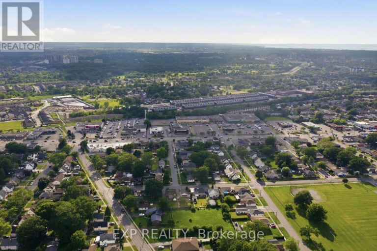29 ROCKWOOD AVENUE, St. Catharines (Secord Woods), Ontario, L2P1E6