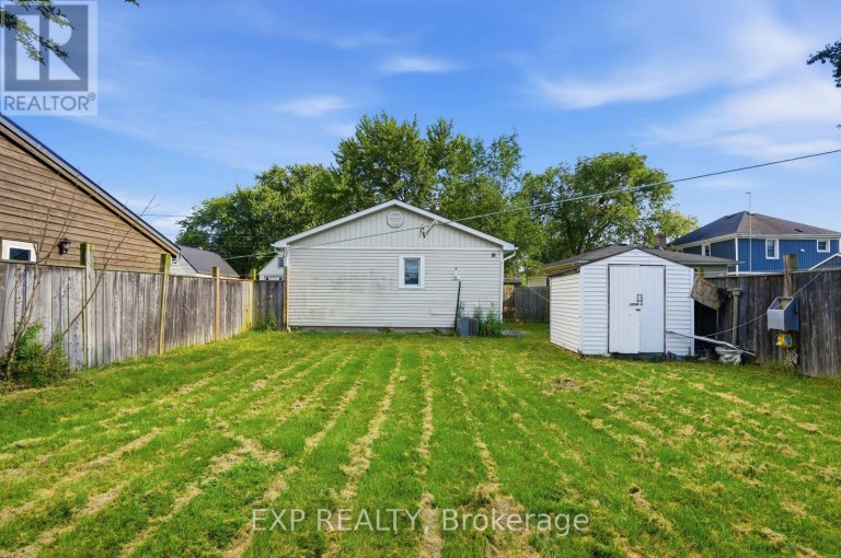 29 ROCKWOOD AVENUE, St. Catharines (Secord Woods), Ontario, L2P1E6