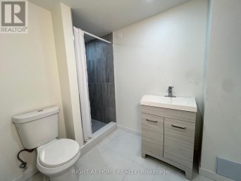 LOWER2 - 62 MCCLENNY DRIVE Aurora (Aurora Highlands) Ontario photo 2