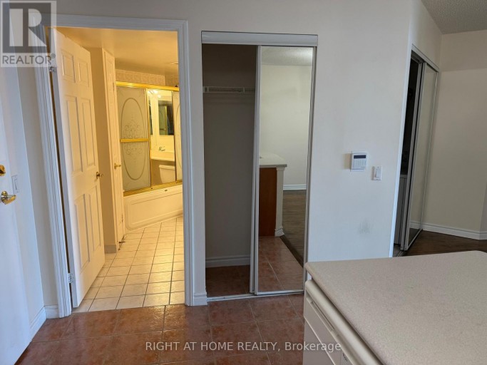 601 - 35 KINGSBRIDGE GARDEN CIRCLE, Mississauga (Hurontario), Ontario, L5R3Z5
