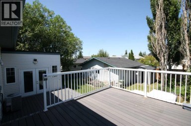 209 Strathaven Bay Strathmore Alberta photo 3