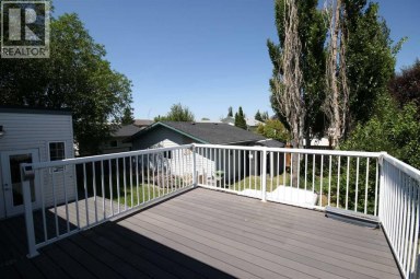 209 Strathaven Bay Strathmore Alberta photo 4