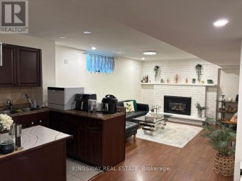 A-LOWER UNIT - 31 OXFORD STREET Richmond Hill (Mill Pond) Ontario photo 1