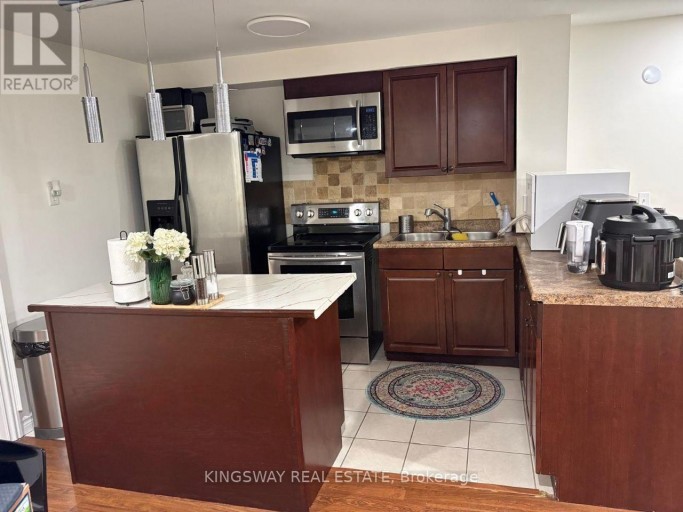 A-LOWER UNIT - 31 OXFORD STREET, Richmond Hill (Mill Pond), Ontario, L4C4L6