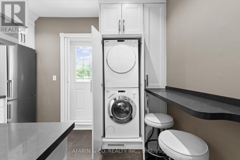 SECOND FLOOR & LOFT - 48 NASSAU STREET, Toronto (Kensington-Chinatown), Ontario, M5T1M2