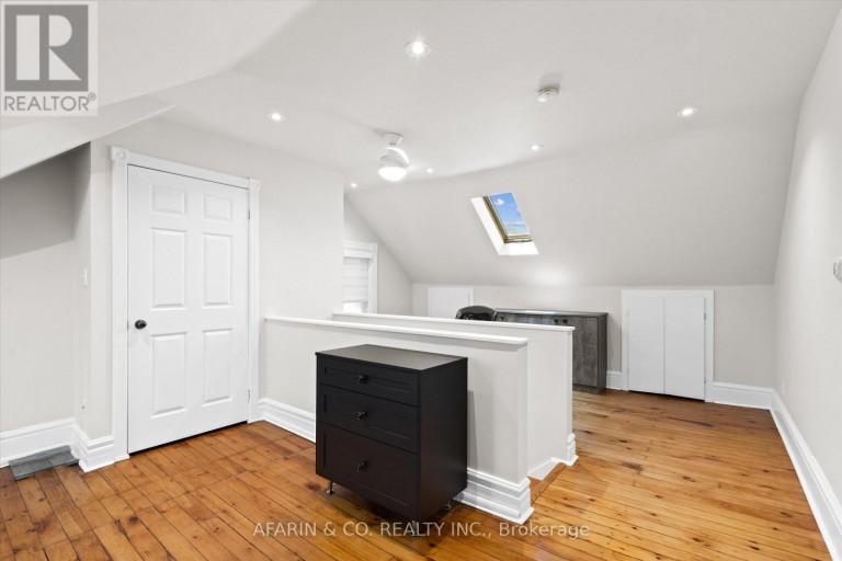 SECOND FLOOR & LOFT - 48 NASSAU STREET, Toronto (Kensington-Chinatown), Ontario, M5T1M2