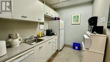 700 #37 - 55 TOWN CENTRE COURT Toronto (Bendale) Ontario photo 5