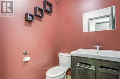 9 - 130 INDUSTRY STREET Toronto (Brookhaven-Amesbury) Ontario photo 10