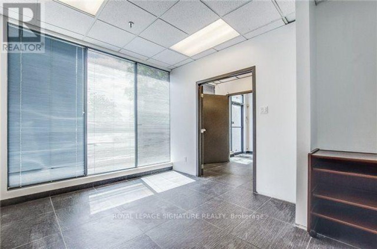 9 - 130 INDUSTRY STREET, Toronto (Brookhaven-Amesbury), Ontario, M6M5G3