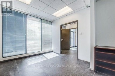 9 - 130 INDUSTRY STREET Toronto (Brookhaven-Amesbury) Ontario photo 6