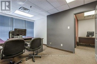 9 - 130 INDUSTRY STREET Toronto (Brookhaven-Amesbury) Ontario photo 9