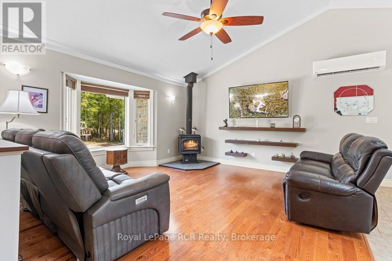 109 PIKE STREET, Northern Bruce Peninsula, Ontario, N0H1W0
