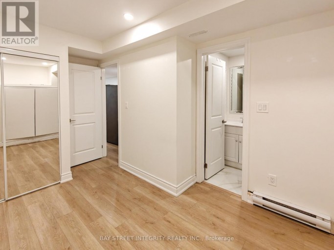 LOWER - 598 CRAWFORD STREET, Toronto (Palmerston-Little Italy), Ontario, M6G3K2