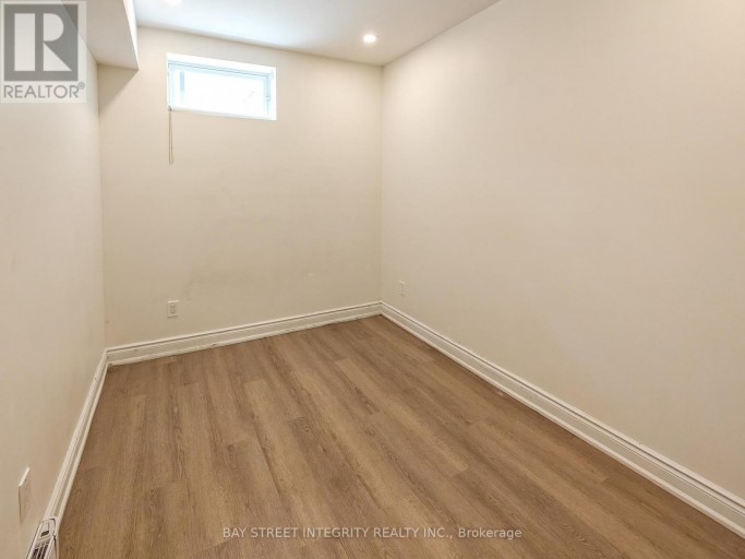 LOWER - 598 CRAWFORD STREET, Toronto (Palmerston-Little Italy), Ontario, M6G3K2