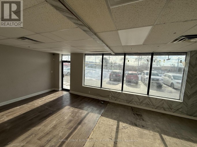 9 - 2450 FINCH AVENUE W, Toronto (Humber Summit), Ontario, M9M2E9