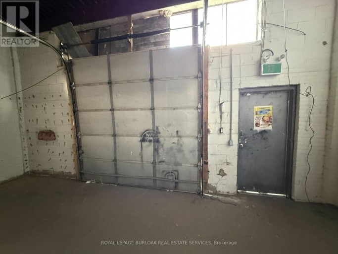 9 - 2450 FINCH AVENUE W, Toronto (Humber Summit), Ontario, M9M2E9