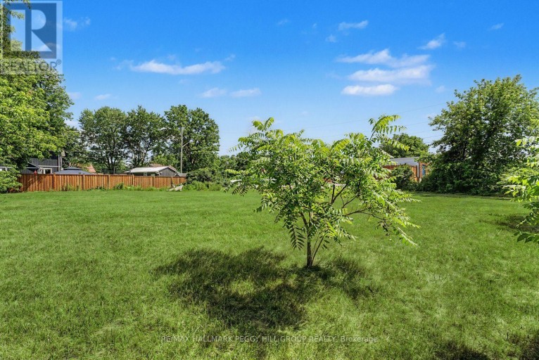 18 FRASER STREET, Essa (Angus), Ontario, L0M1B0
